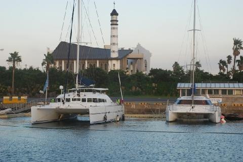 Chagwido Island Glass Yacht
