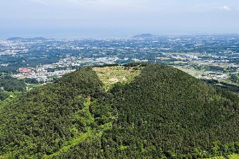 세미오름(삼의양오름)