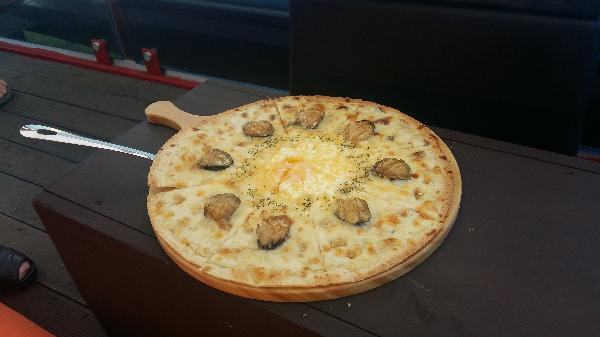 제주다운 피자...?<br>맛은 정말 굳~~