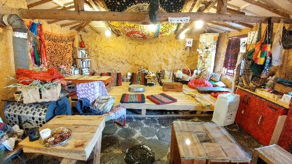 산방산 부근의 짜이다방에서 짜이를 마시다