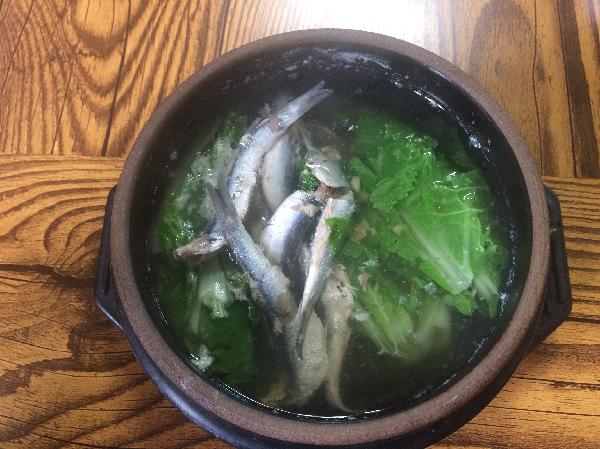 시원하고 개운한 멜국이에요~<br>멜은 멸치의 제주어에요~