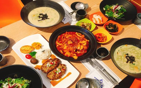 신선한 재료. 건강한 재료. 한식대첩 문동일 쉐프의 녹차고을 입니다