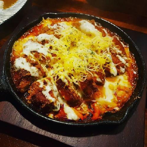 진짜 매콤달콤하다, 카레 가게인데 돈가스도 카레도 다 맛있다!