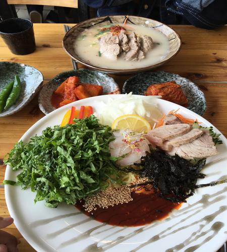 검색이 아닌 차를 타고 가는 길에 발견하여 무작정 들어간 곳, 너무 맛있었어요
