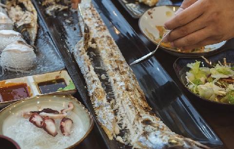 #먹거리<br>제주도 여행가서 갈치구이 먹었어요<br>갈치가 두툼하니 정말 맛있어요