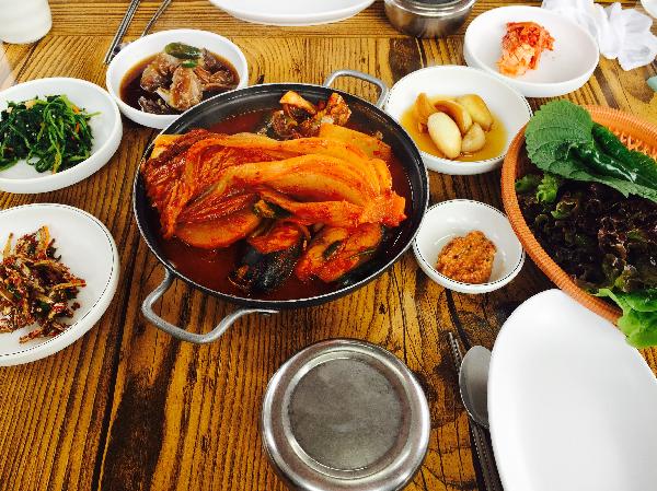 바쁘게 움직이는 여행속에서 <br>고등어에 쌈 막걸리 한잔!<br>1박2일에도 나온 집!