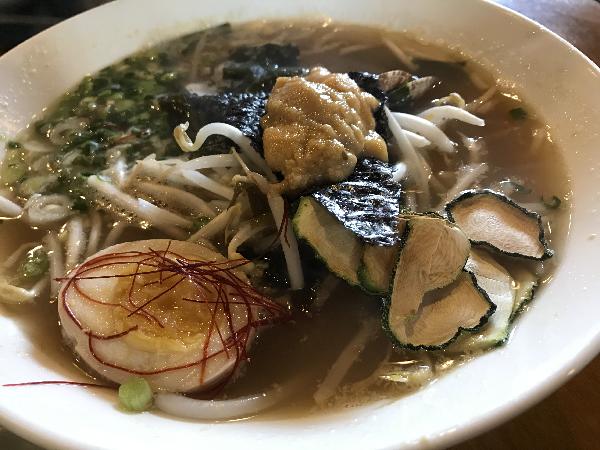 우연히 찾게 된 서광춘희!<br>바다향 가득한 성게라면에 바삭바삭 고소한 튀김세트가<br>조화로웠던 맛집이에용 :)