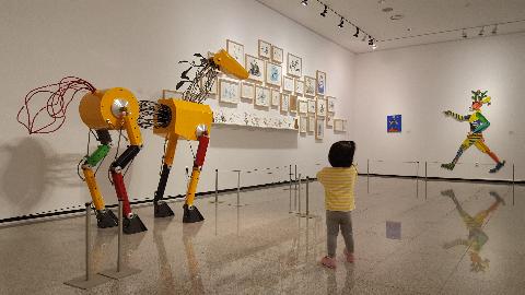 아이들과 함께 관람이 가능한 제주도립미술관&ltbr&gt1층은 아이들이 좋아하는 로봇전시회가열려 로봇의 구조를 이해할수있었던곳~!!!!! 200%강추!!!!!!&ltbr&gt<br>#미술관#로봇#갤러리#제주시