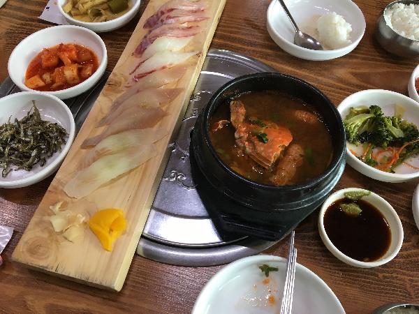 오분자기 먹으러갔다가 초밥에 홀딱 반한!!<br>너무나 두툼한회가 입에서 사르르를 녹아여<br>아직도 생각하면 침고이는 참맛집!