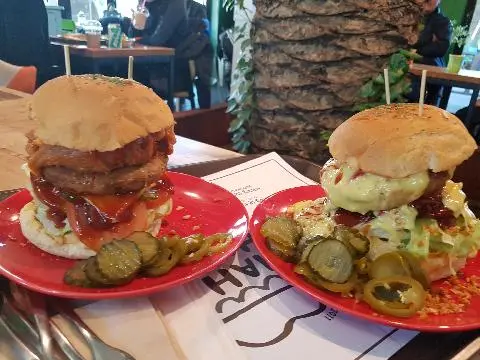 #수제마늘흑돼지버거 #딱새우버거