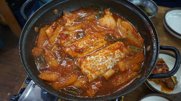 성산일출봉 맛집 장승포 식당의 갈치조림입니다! 너무 맛있었어서 올리는 지금도 침이 고이네요!ㅠㅠ