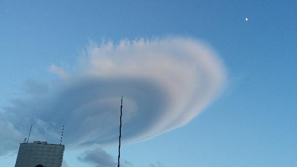 #렌즈구름#구름과#달의만남