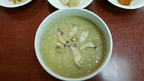 #전복죽<br>너무나 맛있고, 가격대비 양도 많아서 배부르게 잘 먹었다.