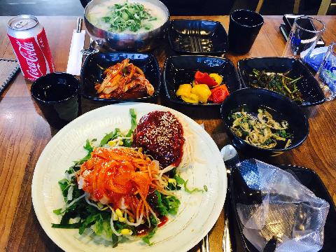 사람이 너~~무 많아 대기번호표도 받고.. <br>기대안했던 회국수가 훨씬 맛있었당!!