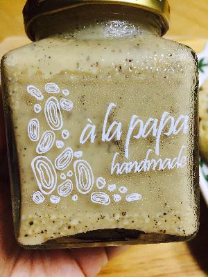 아라파파에서 산 홍차밀크쨈도 맛나고 빵도 맛있어요