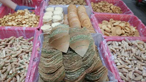 가끔씩 오일장에 가는데 이번엔 정말 몇년만에 옛날과자 사먹었어요 오랜만에 먹으니 왜이렇게 맛있던지 ㅋㅋ귀여운 강아지들도 구경하구 좋았어요