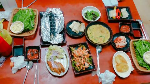 #제주도 #먹거리 #올레시장 우정횟집<br><br>정말 맛있는 꽁치김밥 서비스로 주셔서 더 맛있었네요^^