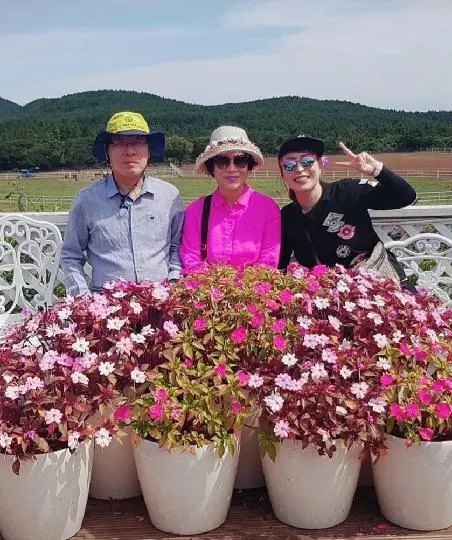 꽃길 따라 피어나는 제주여행 <제주의 봄은 늘 향기롭다>