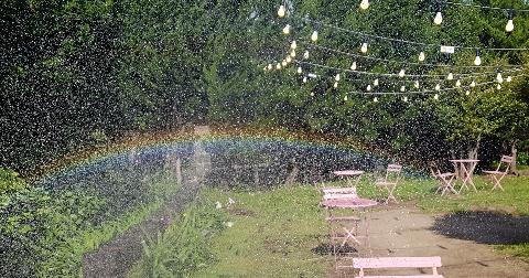 작년 여름 방학때 초1아이와 함께 제주해나루에서 한달살기를 했었어요
전 주변에 마트나 병원 도서관 바닷가가 다 가까우면서도 안전한 곳을 찾았고 매우 만족스런 여행이었어요
깨끗히 관리된 실내도 참 좋았구요
기회가 된다면 다시한번 방문할 계획입니다~~