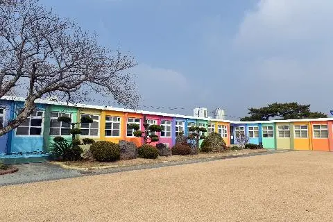 더럭초등학교(구, 더럭분교)