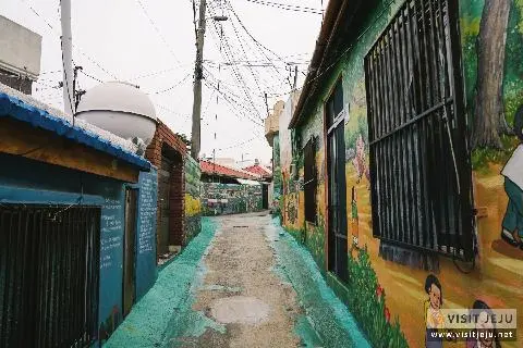 구석구석 둘러보는 즐기는 원도심 여행 원도심 이색골목과 여행길 대표이미지