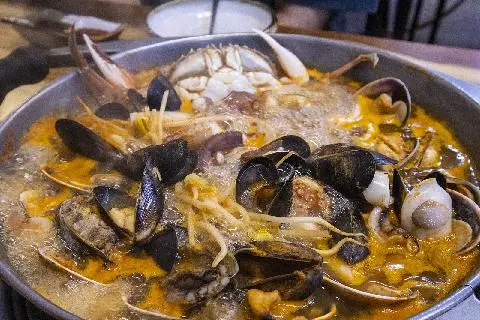 Warming Up with <Jeju’s Satisfying Soups and Stews> 대표이미지