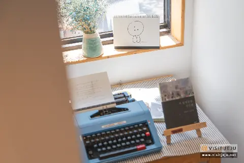 A Walk in a Jeju Village: Fall in Hangyeong-myeon (Part 2) 대표이미지