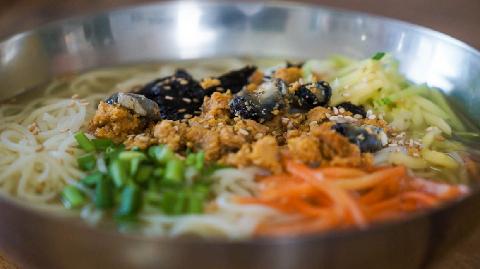 Pyeongdae Seonggeguksu (Pyeongdae’s Noodles with Sea Urchin) 대표이미지