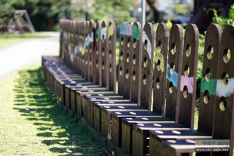 낙천리아홉굿의자마을 대표이미지