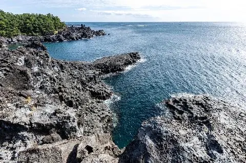 Beautiful works carved by nature <Jeju Geology Travels> 대표이미지