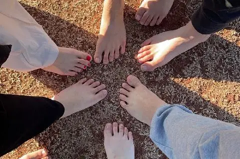 To save my body from electromagnetic waves in daily life <Jeju barefoot travel> 대표이미지