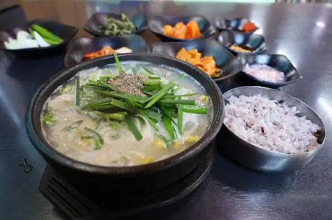 곱은달 사진