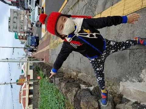 70넘어서 성산일출봉을 처음 가보신 친정아버지와 함께
6살 손자의 좌충우돌 버스타고 제주도 여행기
with찡찡이
버스타기만 하면 꿀잠 예약
1일 만보 필수 튼튼한 다리 만들기