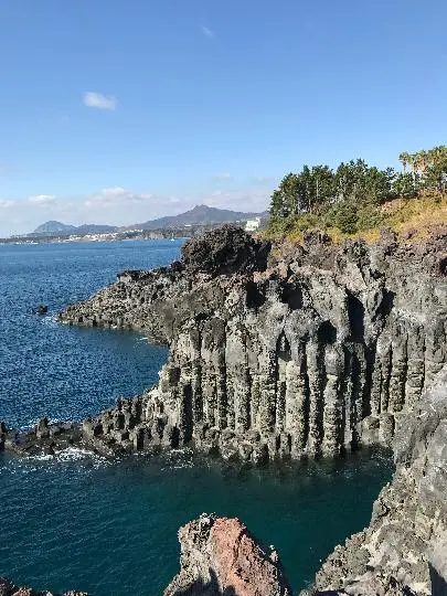 조부모님, 부모님과 함께 떠난 가족여행!
10년 전의 겨울에 찍은 사진인데도 그때가 아직 생생히 생각나요.
모두가 감탄하며 봤던 경치, 함께 나누던 이야기, 웃음소리 등 너무 많은 추억이 담겨있는 사진입니다.
