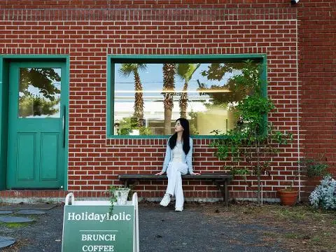 Holidayholic 대표이미지