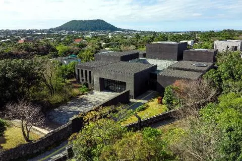 제주도립김창열미술관 대표이미지