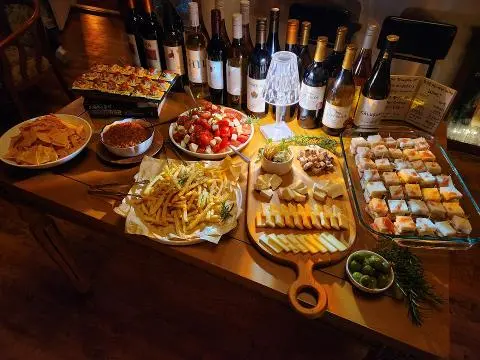Traveler Wine Café